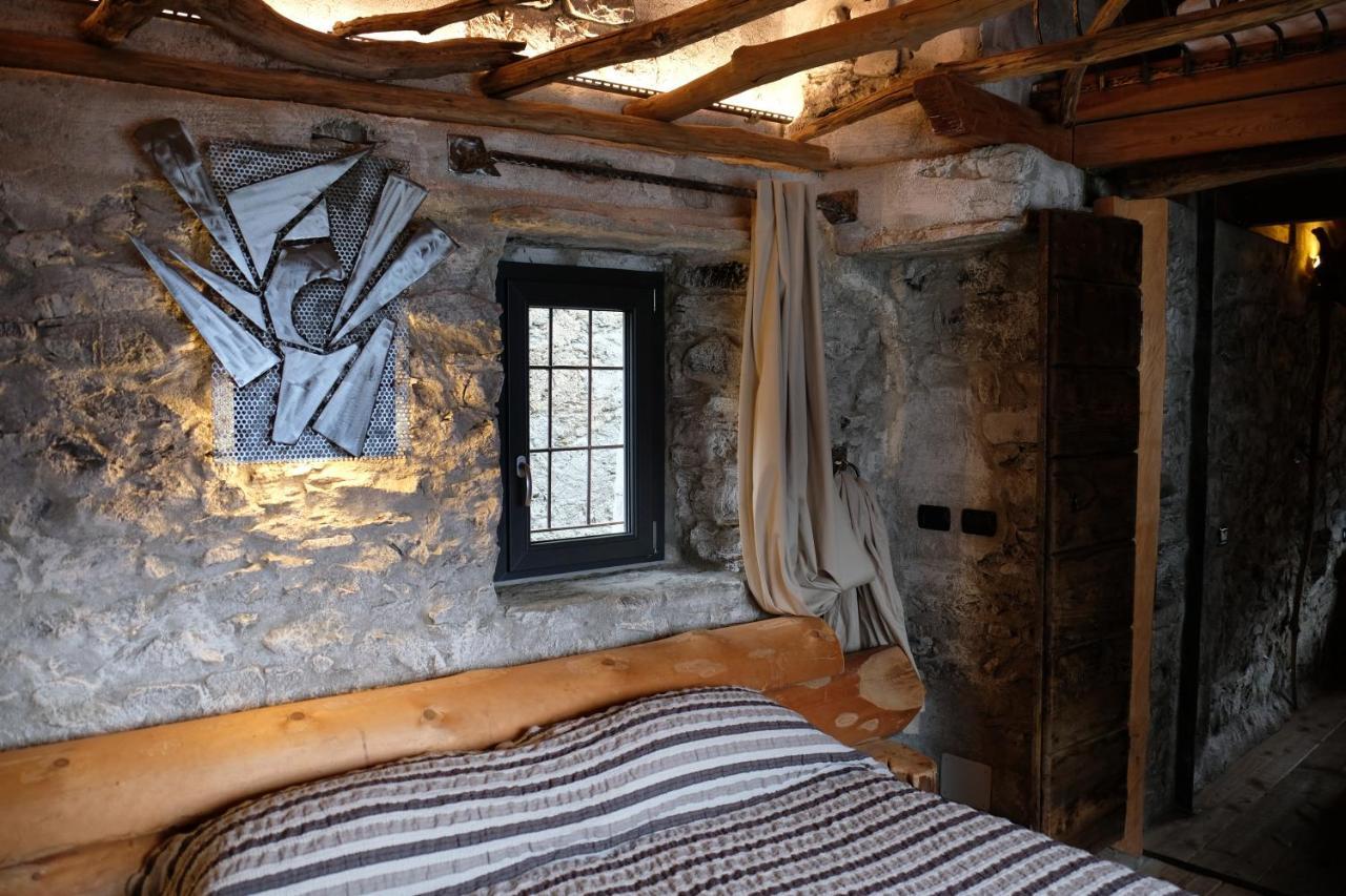 Montemezzo Le In Pietra Vista Casa de Férias *