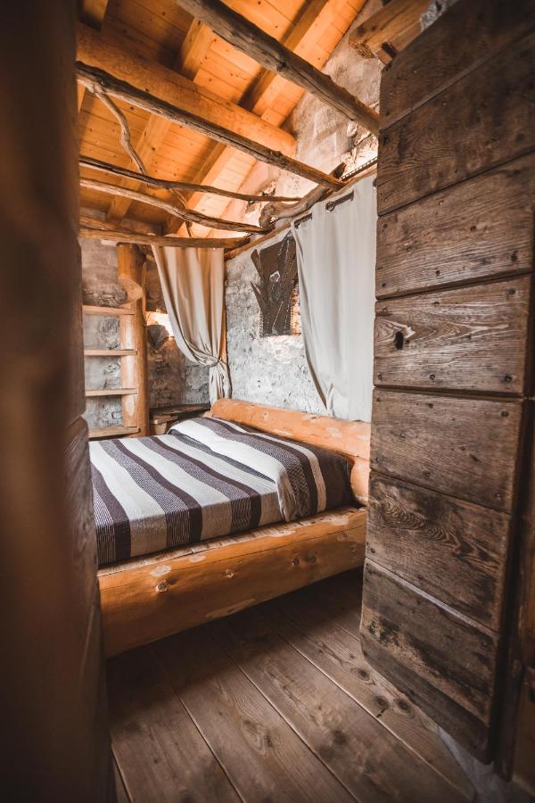 Montemezzo Le In Pietra Vista Ferienhaus